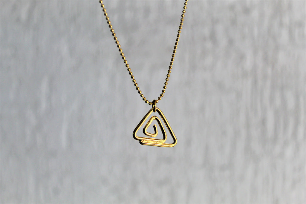 Collar Clip Triangular